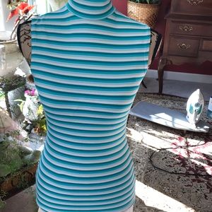 Ladies stopped fitting jersey with high neckline.